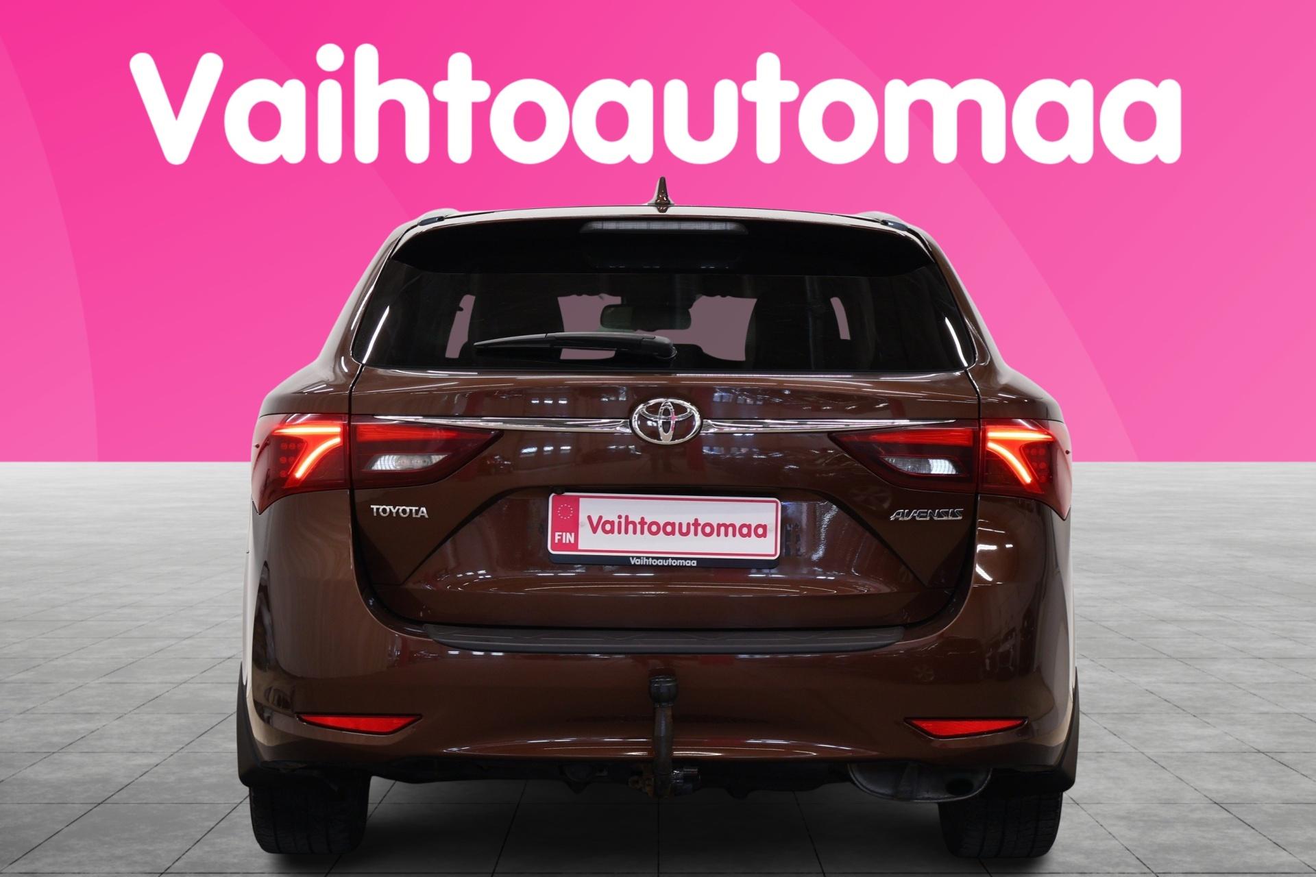 TOYOTA Avensis 2015