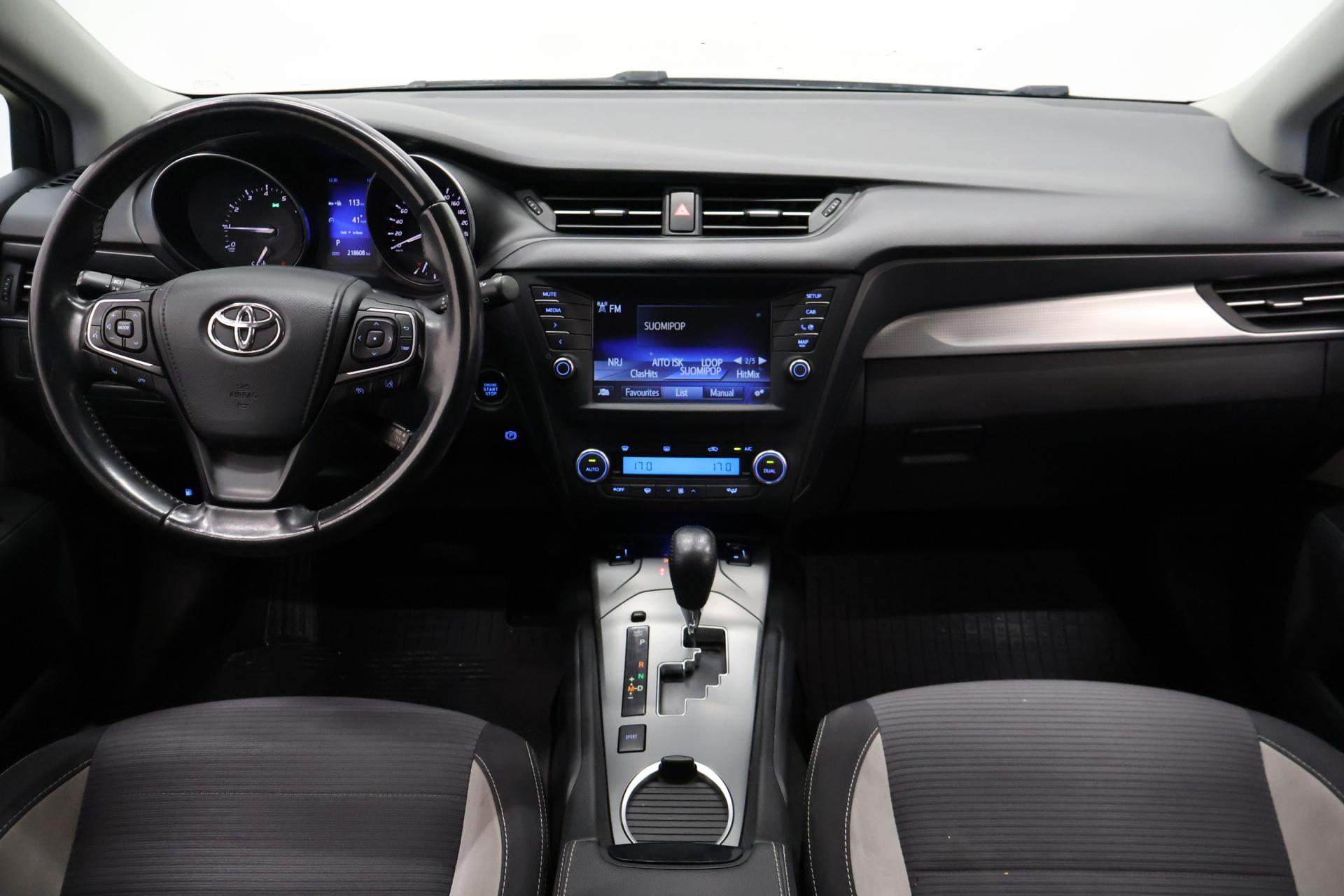TOYOTA Avensis 2017