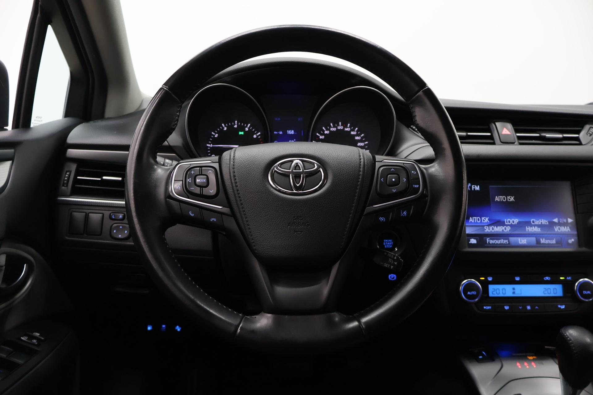 TOYOTA Avensis 2017