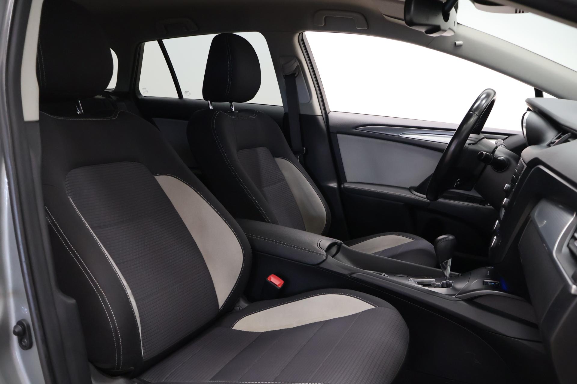 TOYOTA Avensis 2017