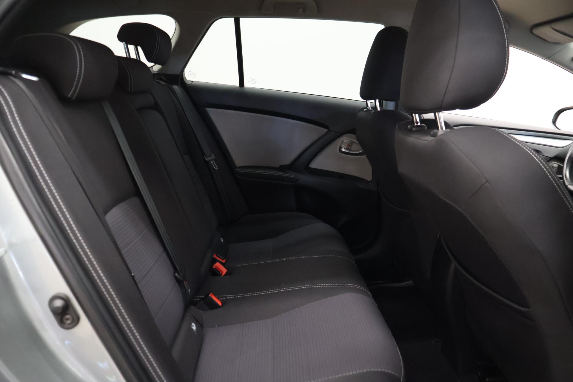 TOYOTA Avensis 2017