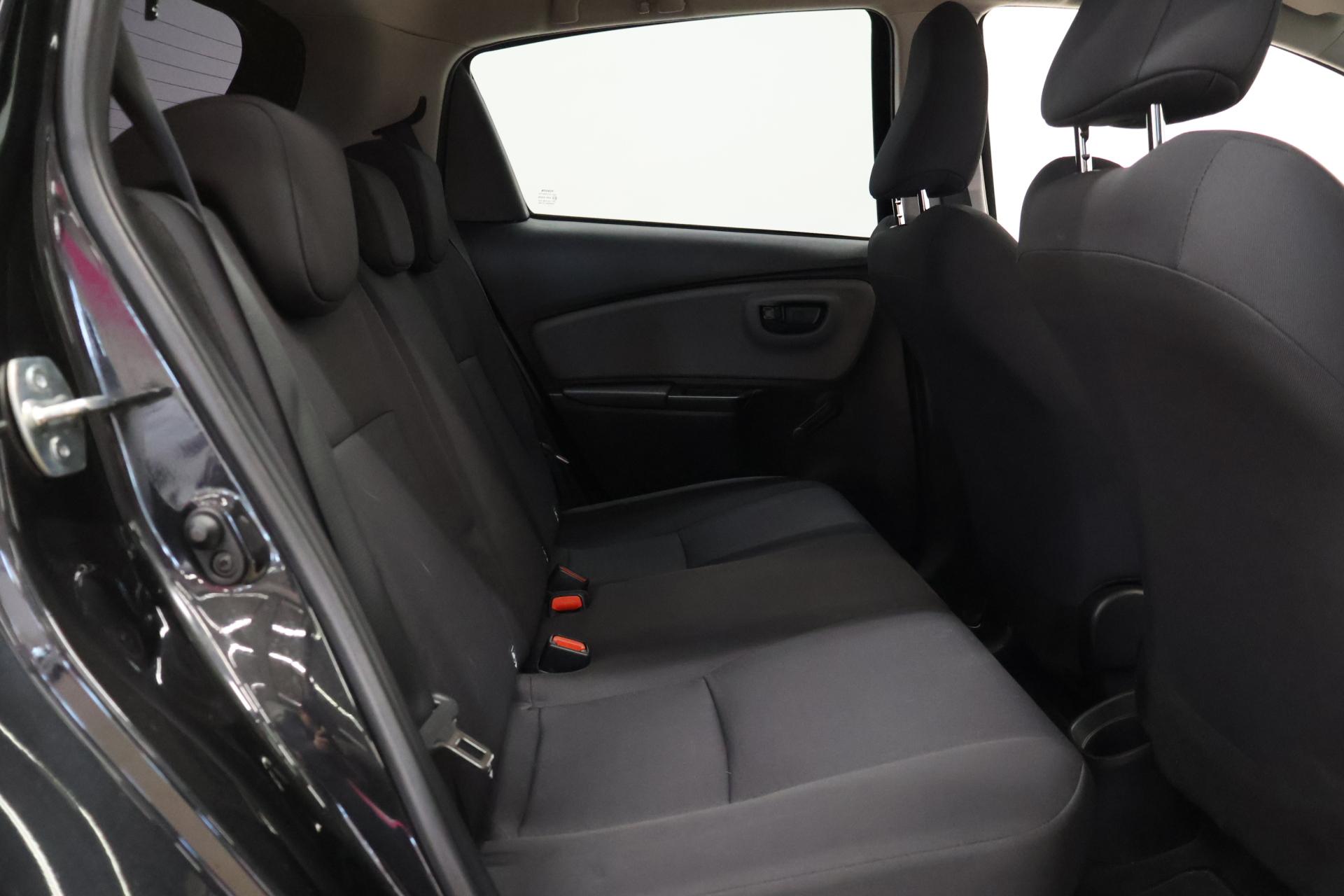 TOYOTA Yaris 2018