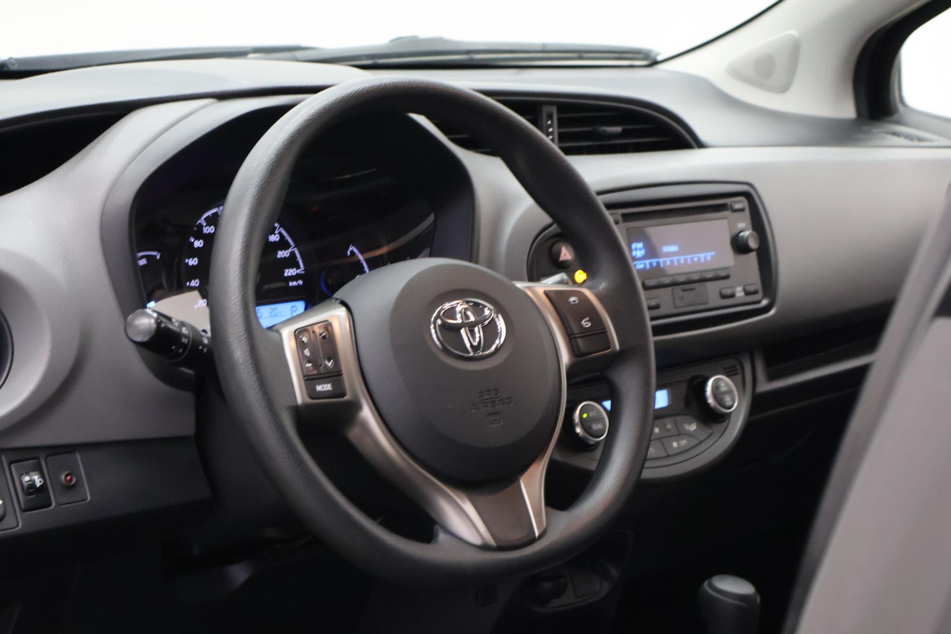 TOYOTA Yaris 2018