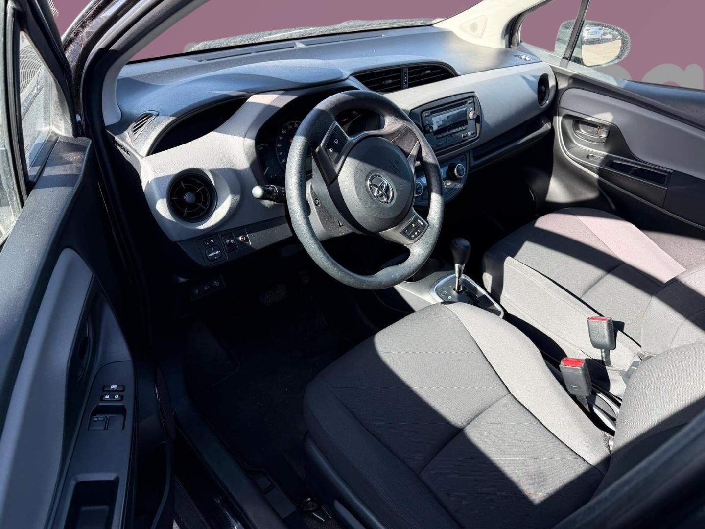 TOYOTA Yaris 2018