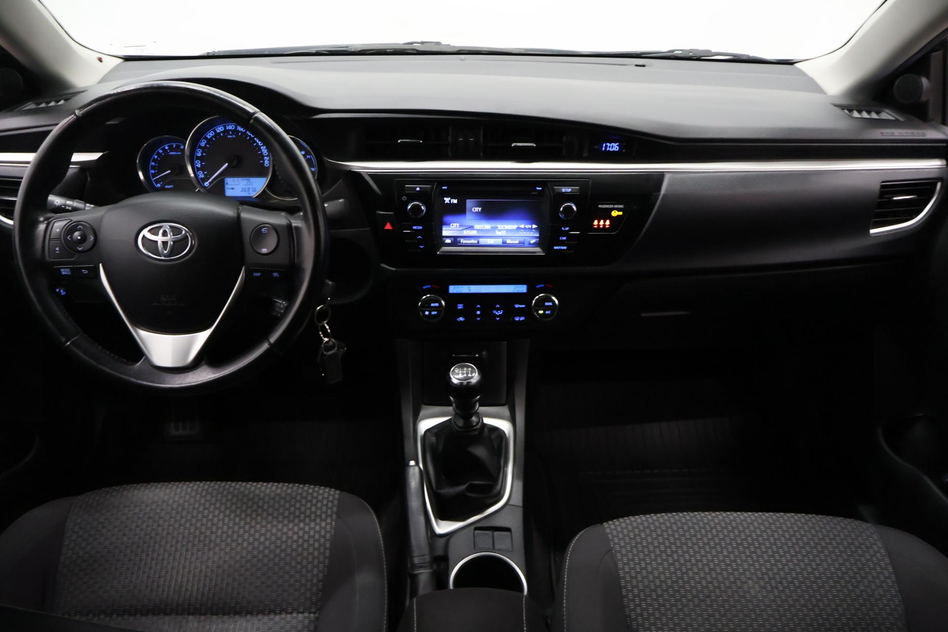 TOYOTA Corolla 2014