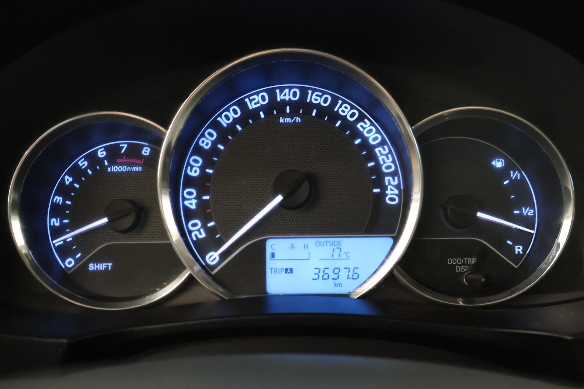 TOYOTA Corolla 2014