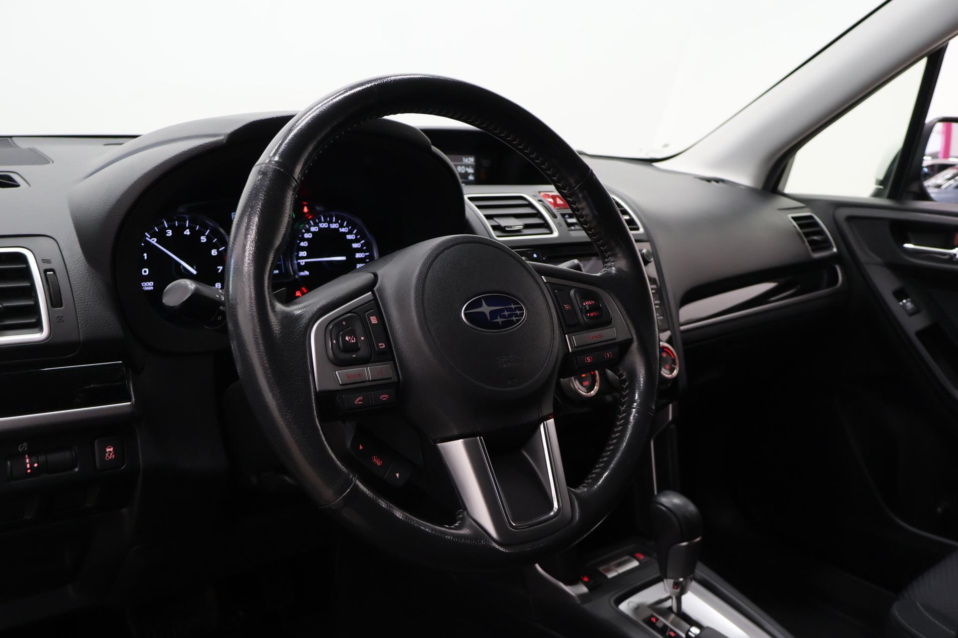 SUBARU Forester 2016