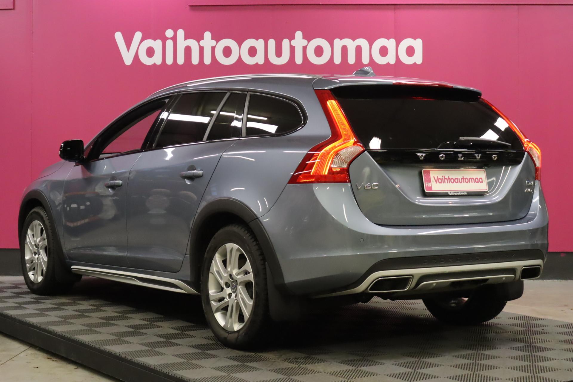 VOLVO V60 Cross Country 2018