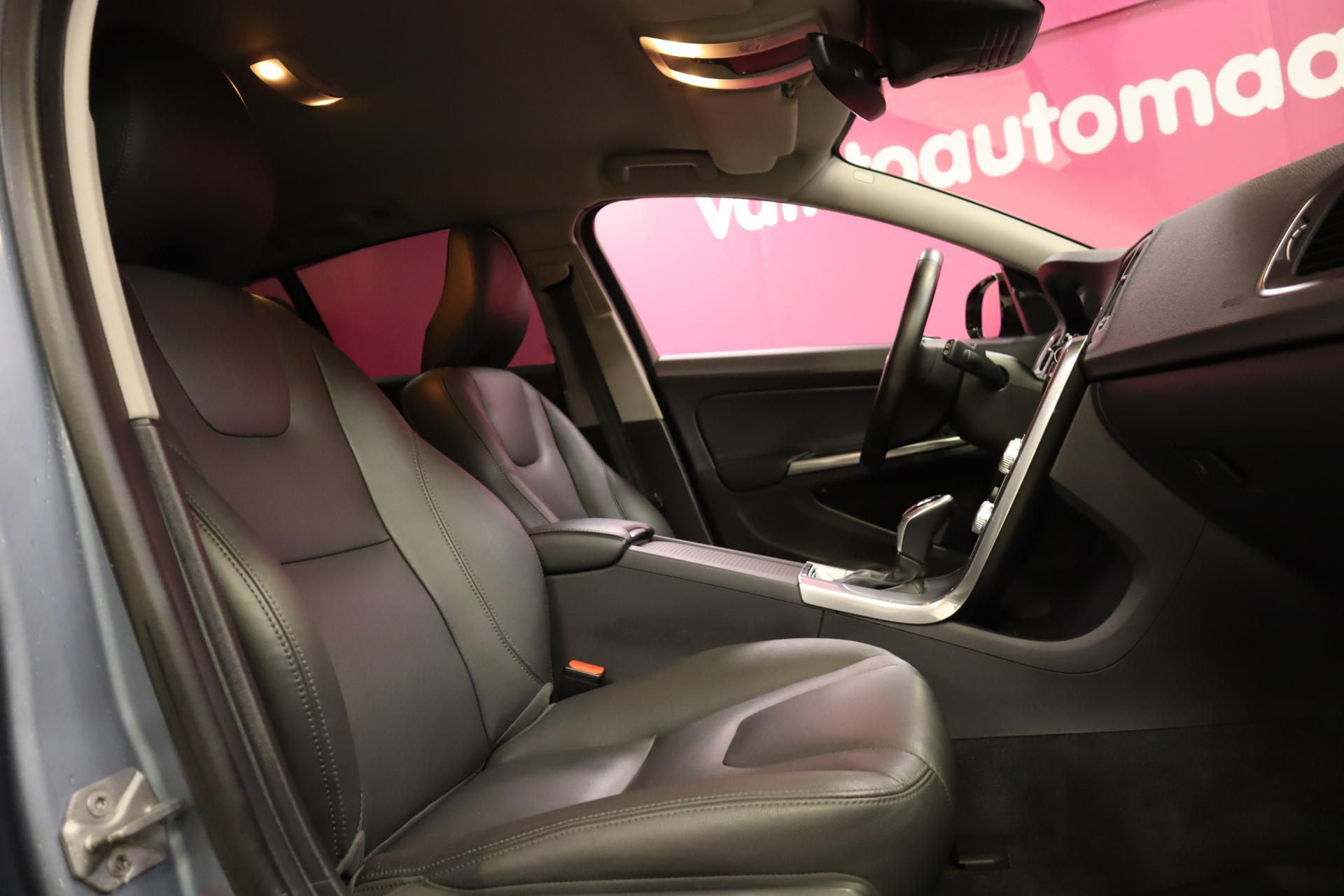 VOLVO V60 Cross Country 2018