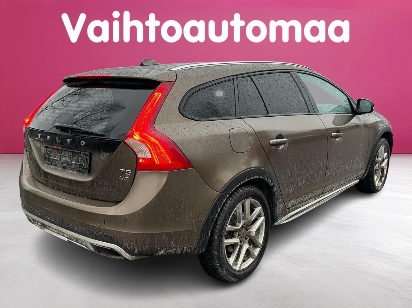 VOLVO V60 Cross Country 2018