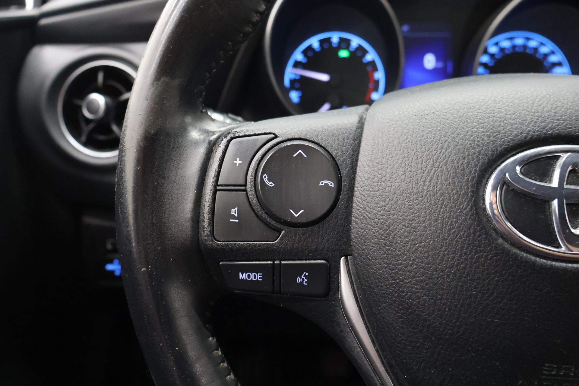 TOYOTA Auris 2017