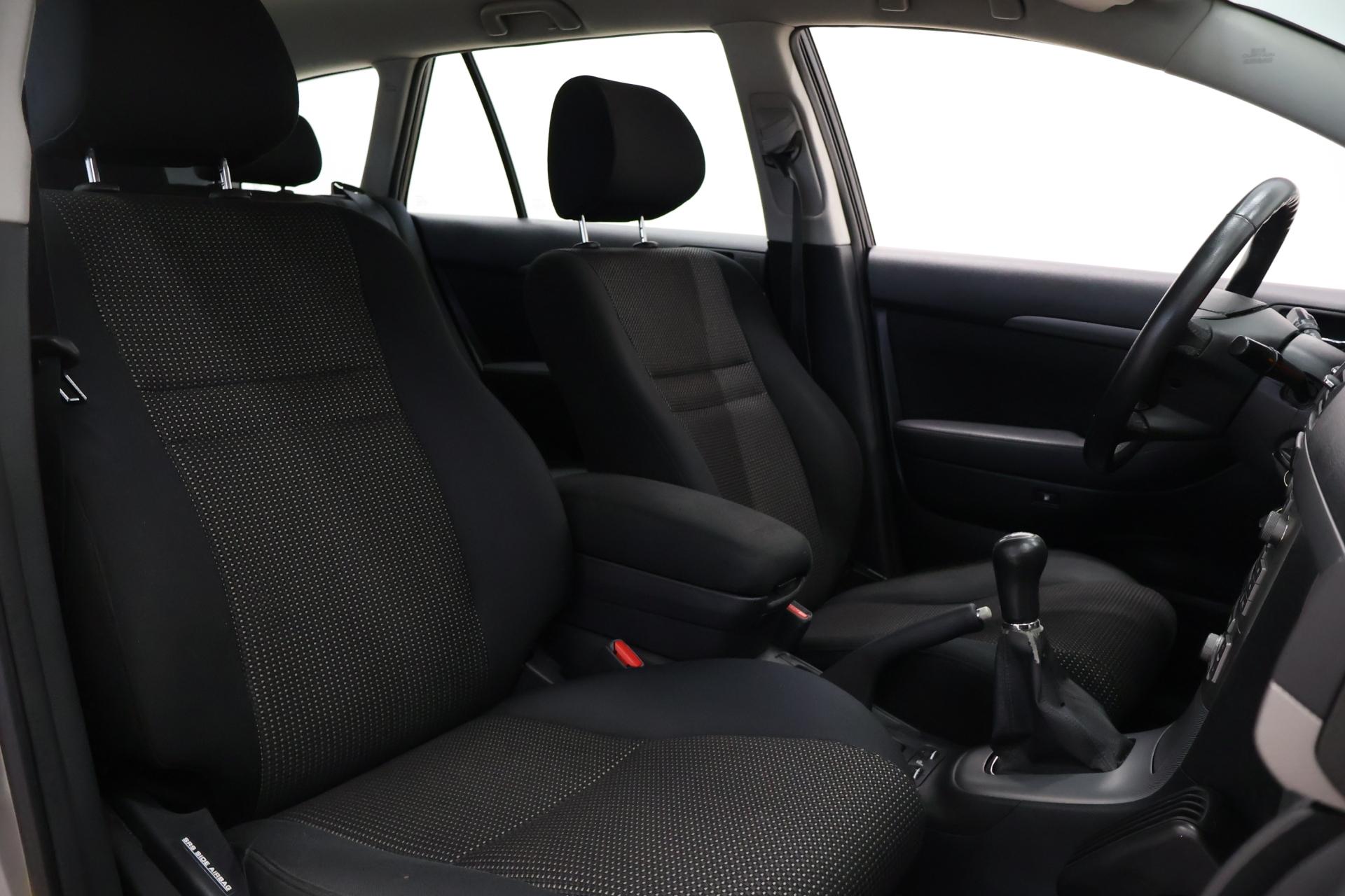 TOYOTA Avensis 2006