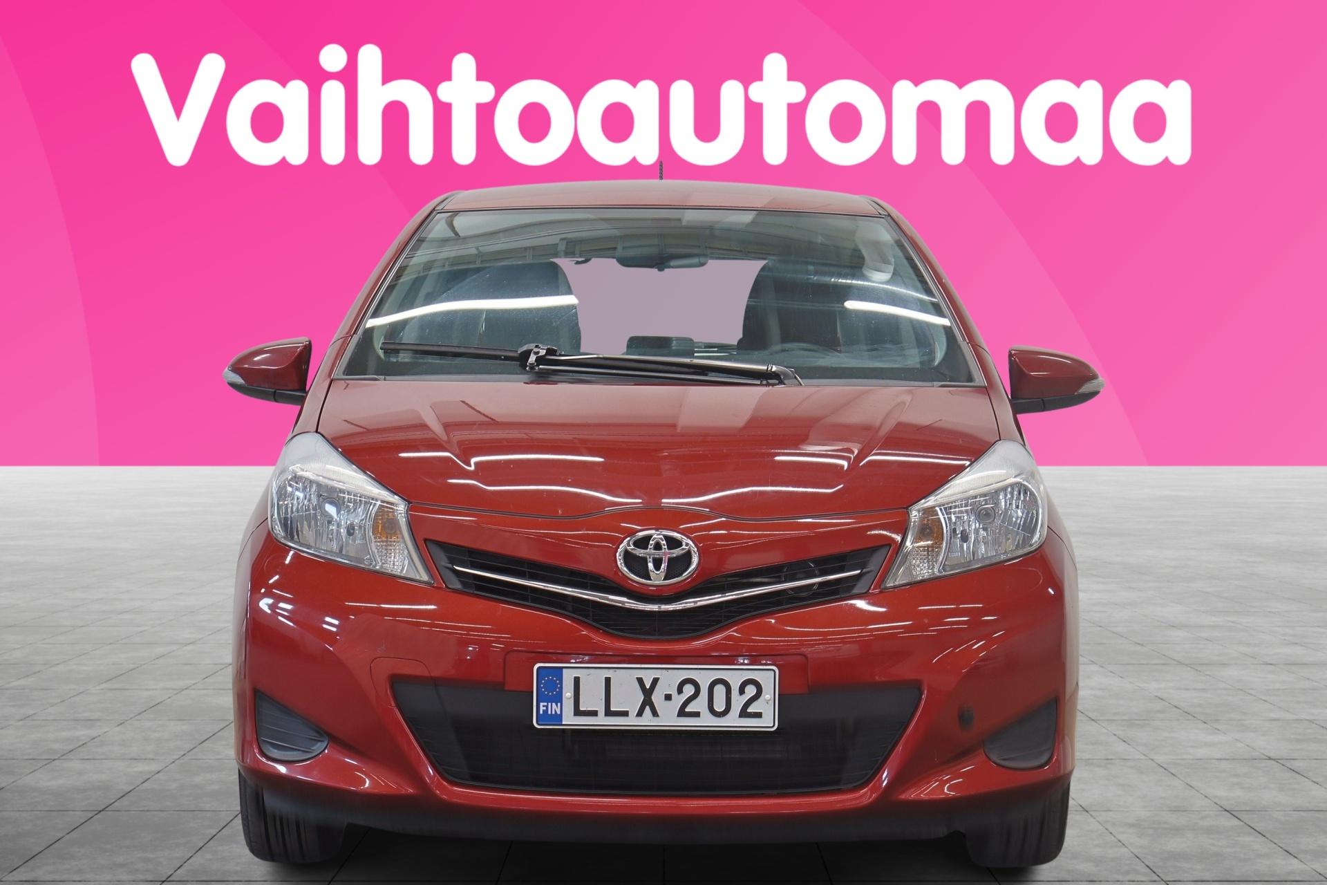 TOYOTA Yaris 2013
