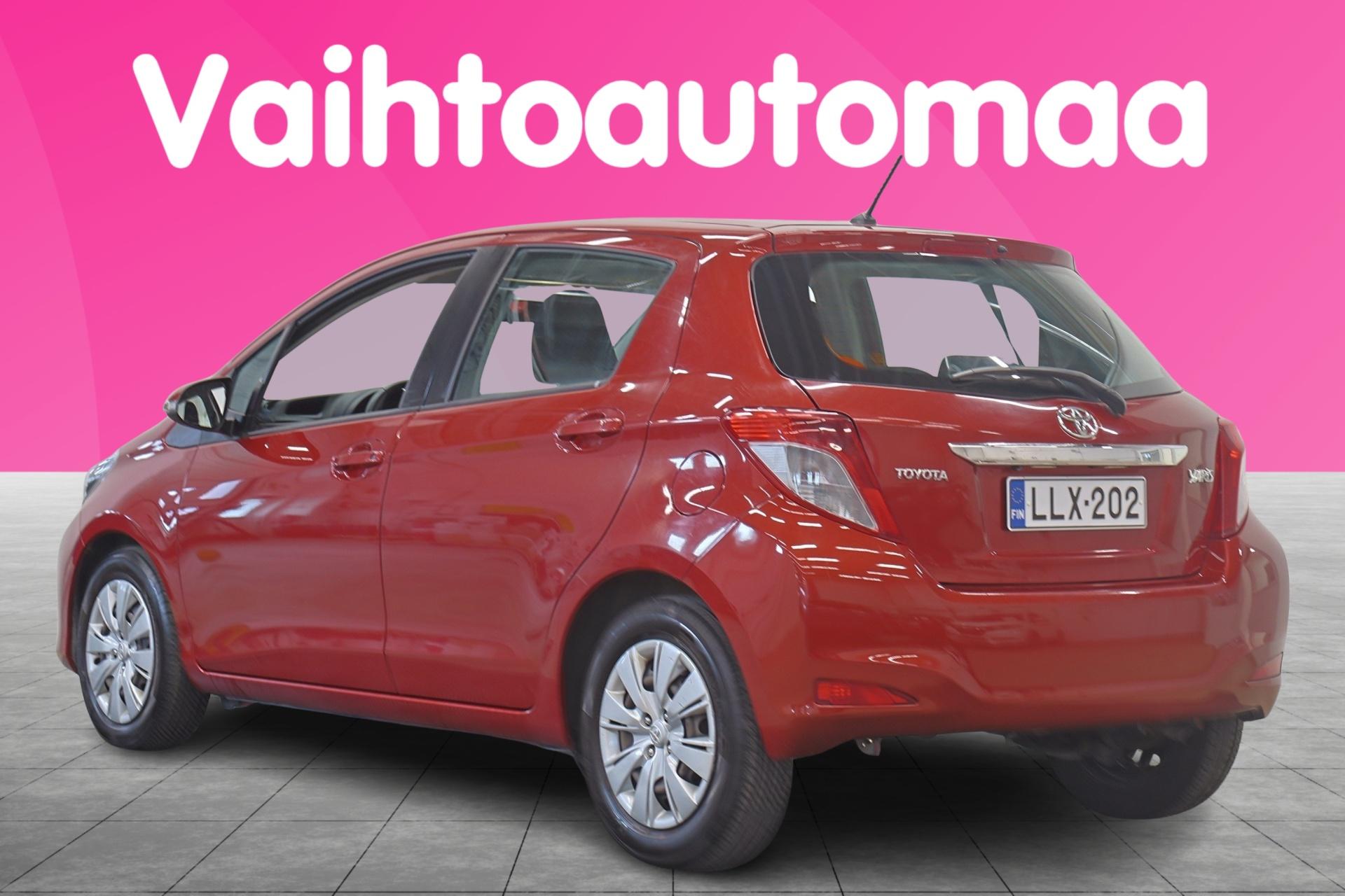 TOYOTA Yaris 2013