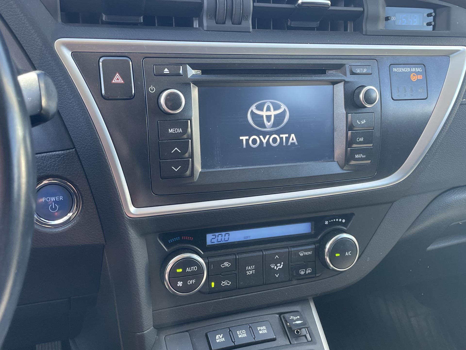 TOYOTA Auris 2014