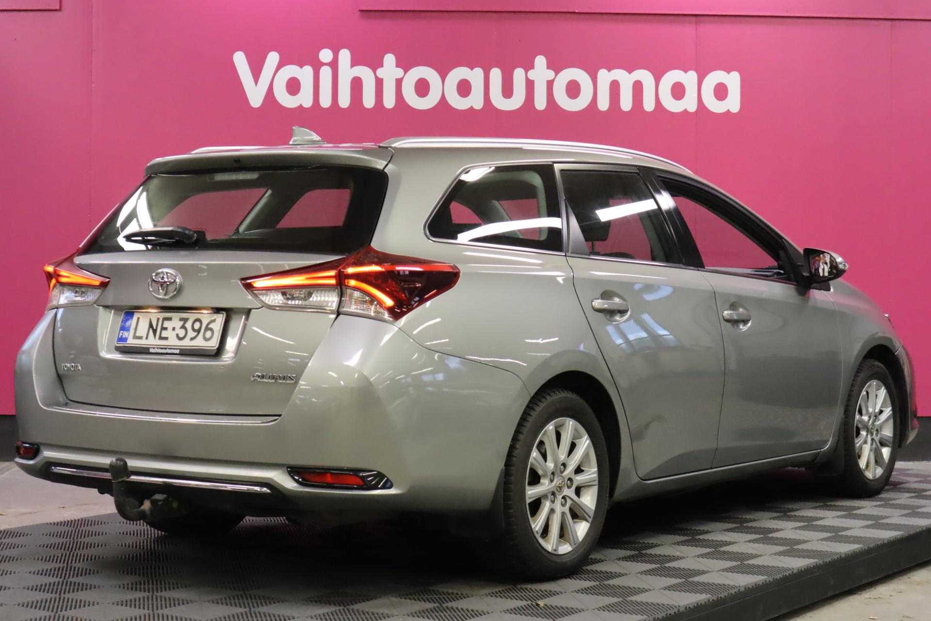 TOYOTA Auris 2016