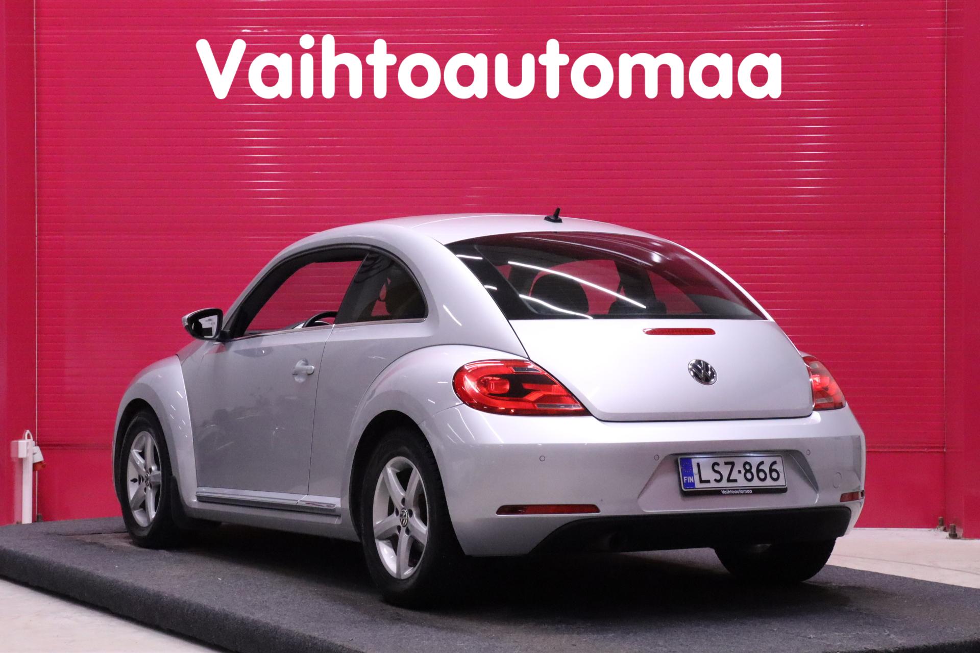 VOLKSWAGEN Beetle 2013