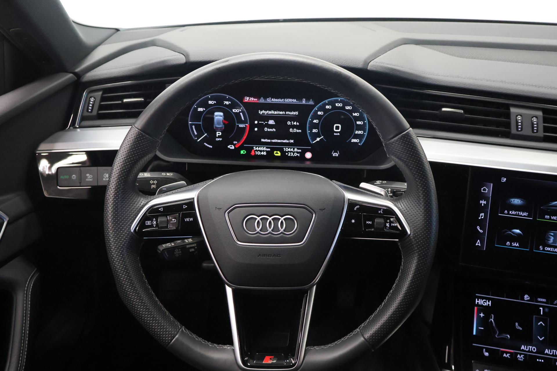AUDI e-tron 2023