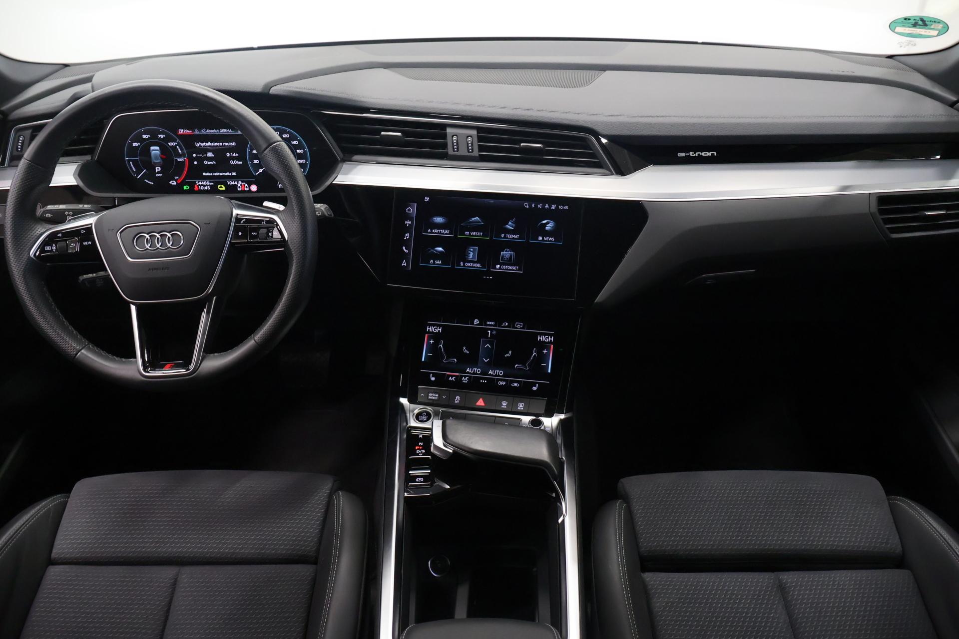 AUDI e-tron 2023