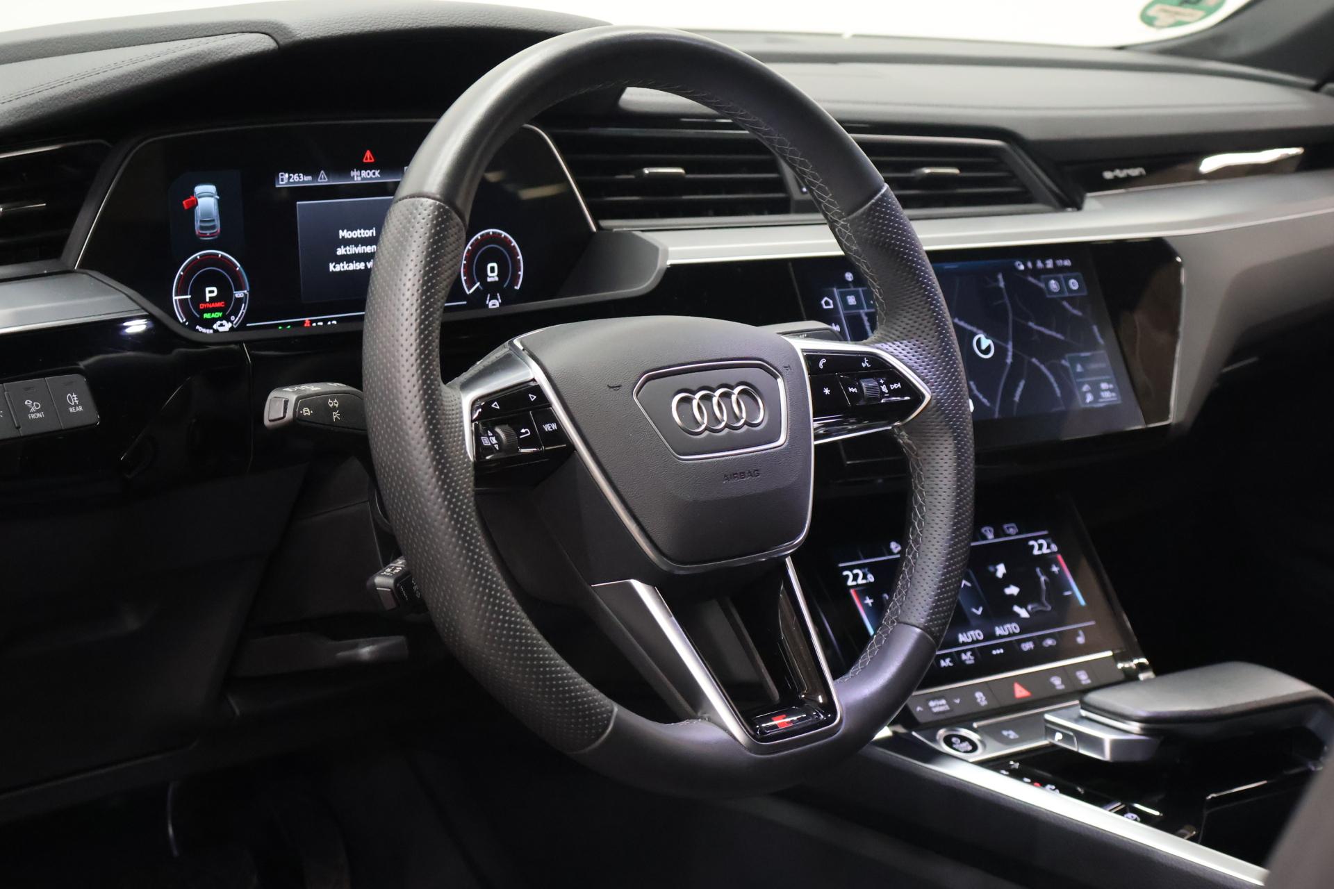 AUDI e-tron 2023