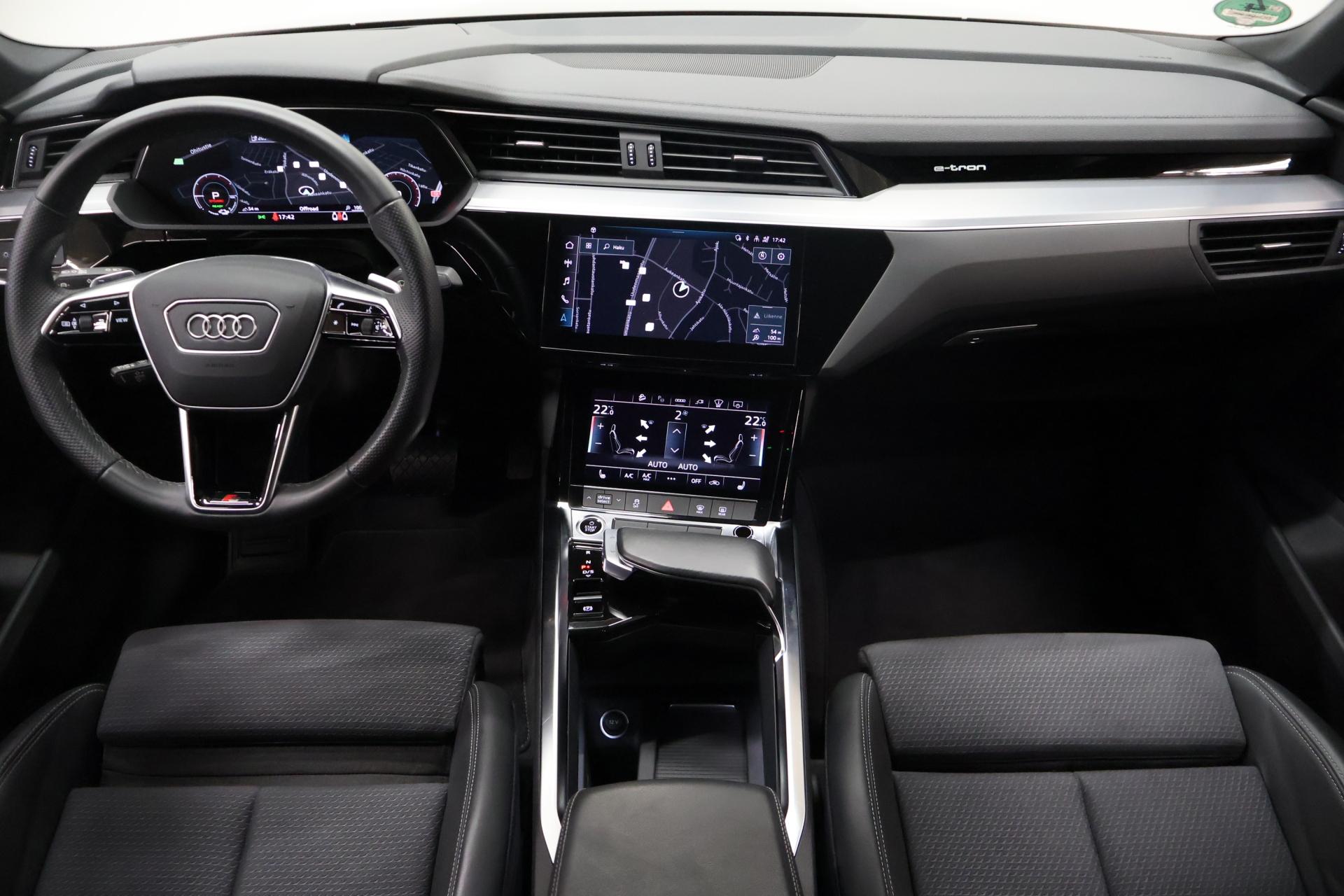 AUDI e-tron 2023