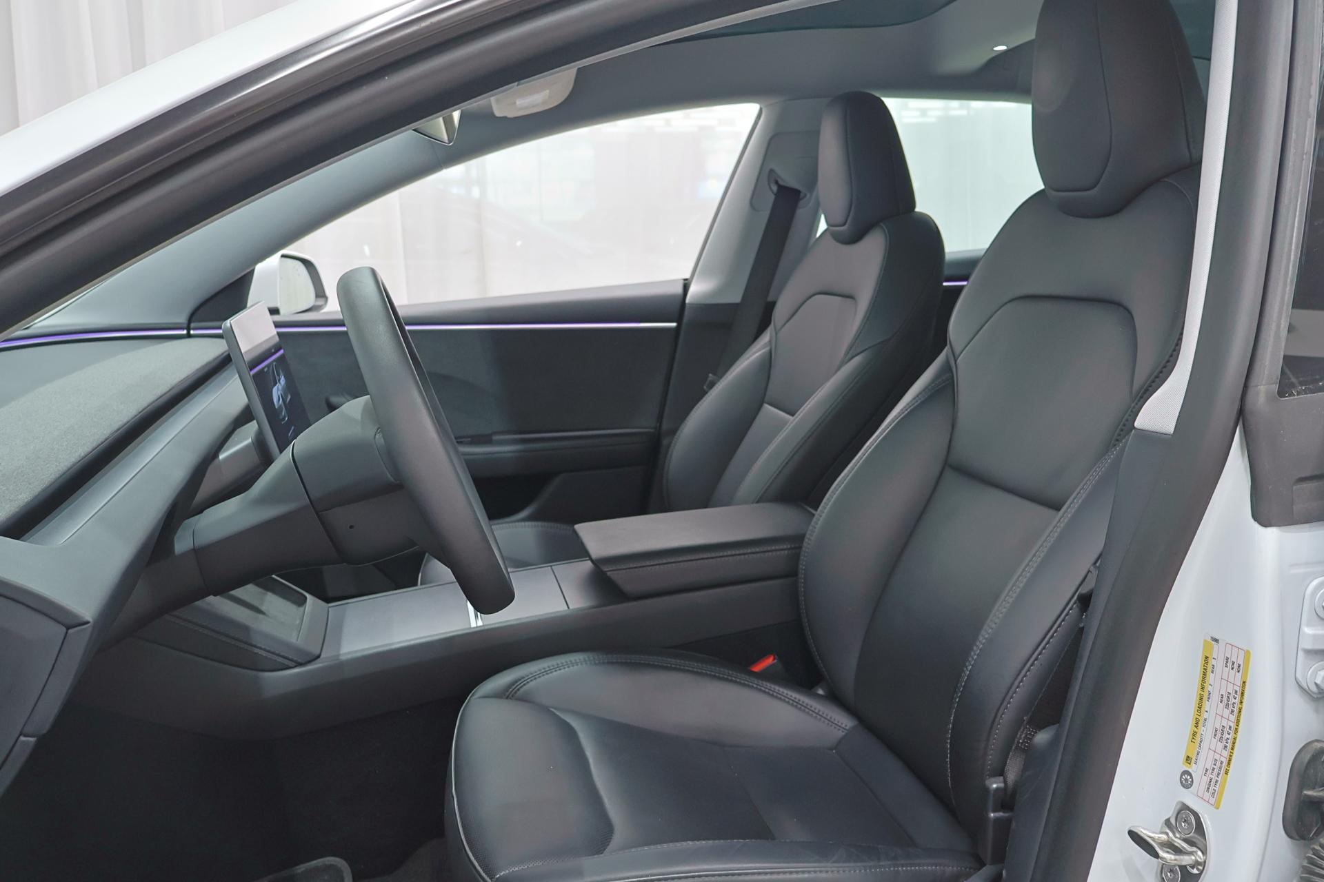 TESLA Model 3 2024