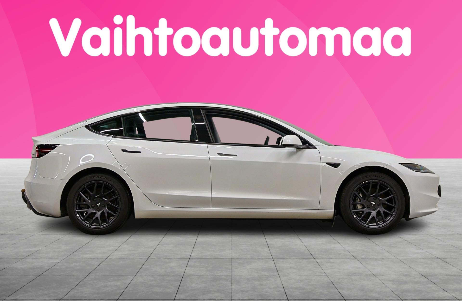 TESLA Model 3 2024