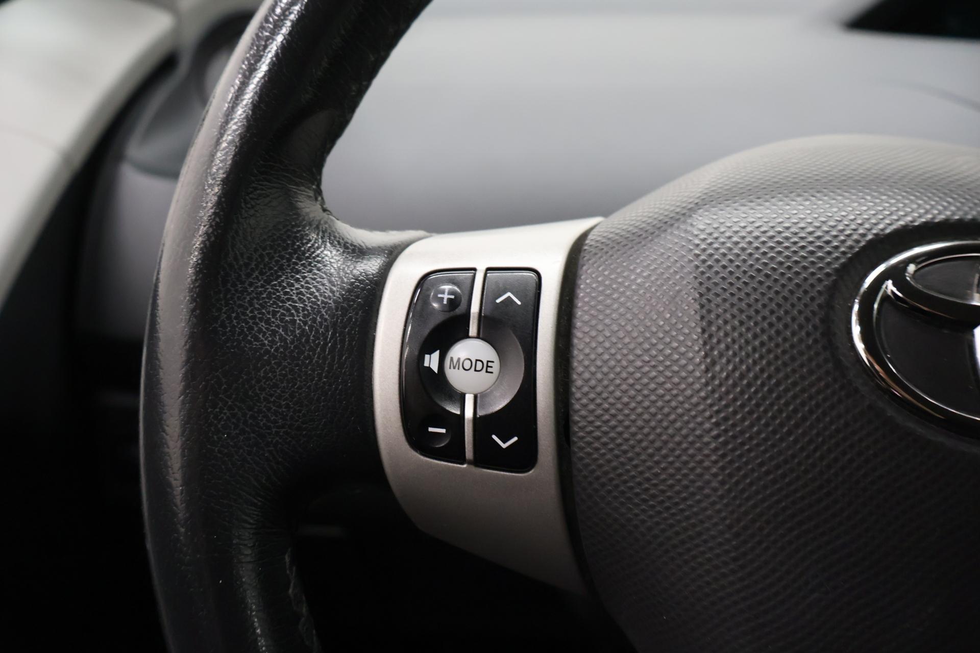 TOYOTA Yaris 2006