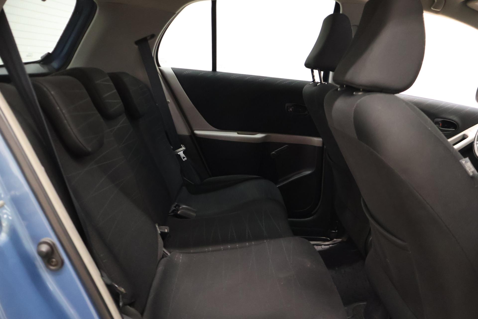 TOYOTA Yaris 2006