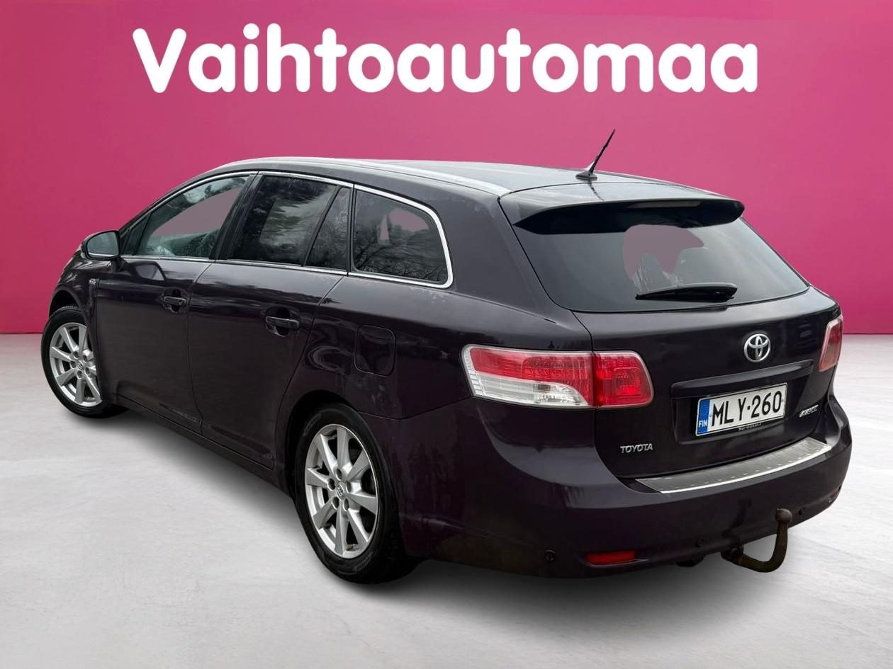 TOYOTA Avensis 2010