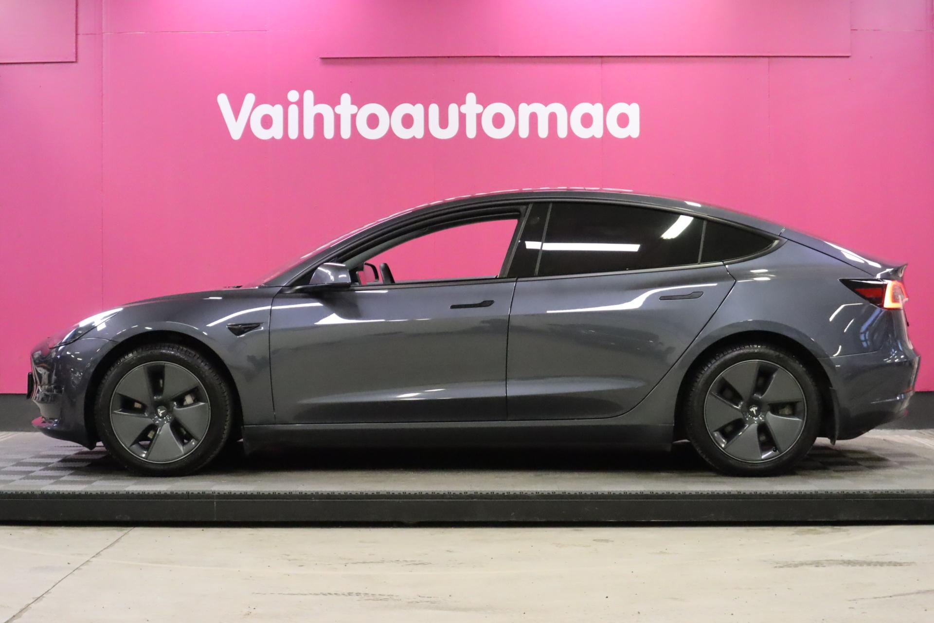 TESLA Model 3 2021