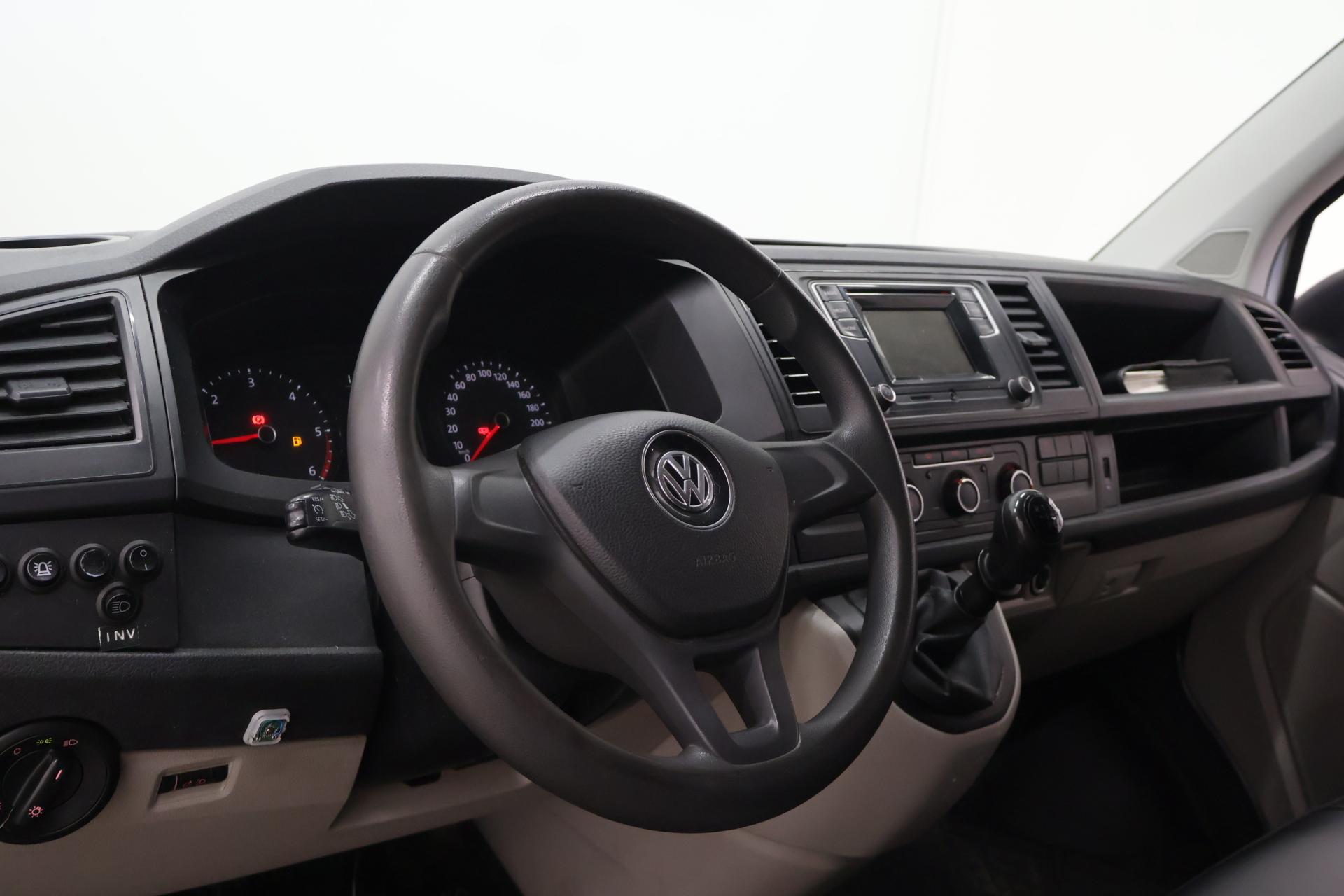 VOLKSWAGEN Transporter 2016