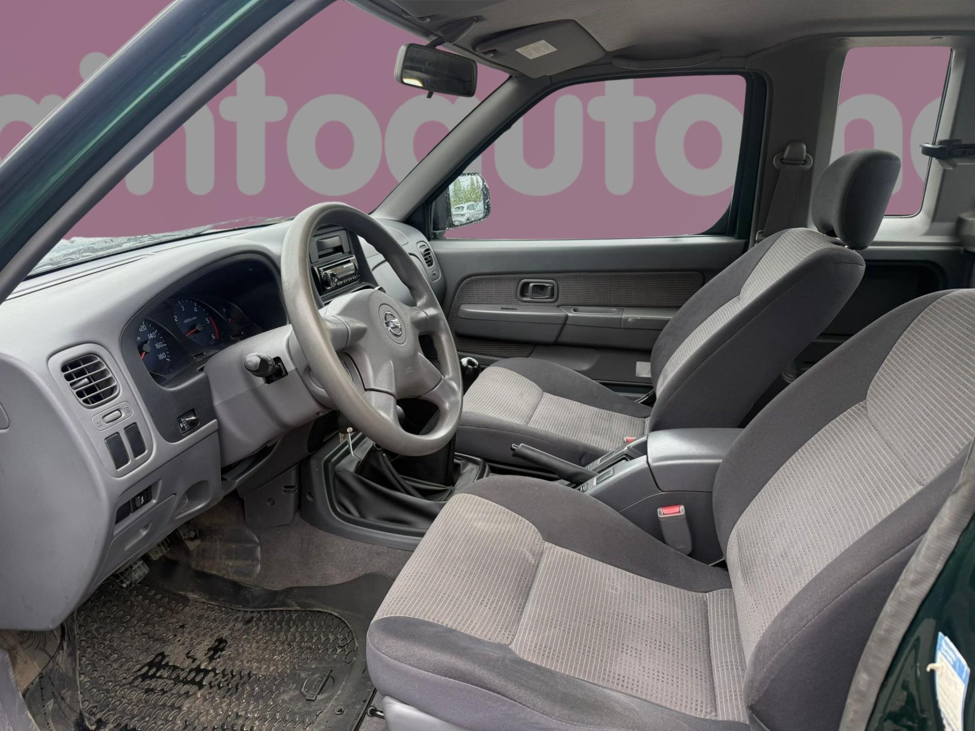 NISSAN King Cab 2005