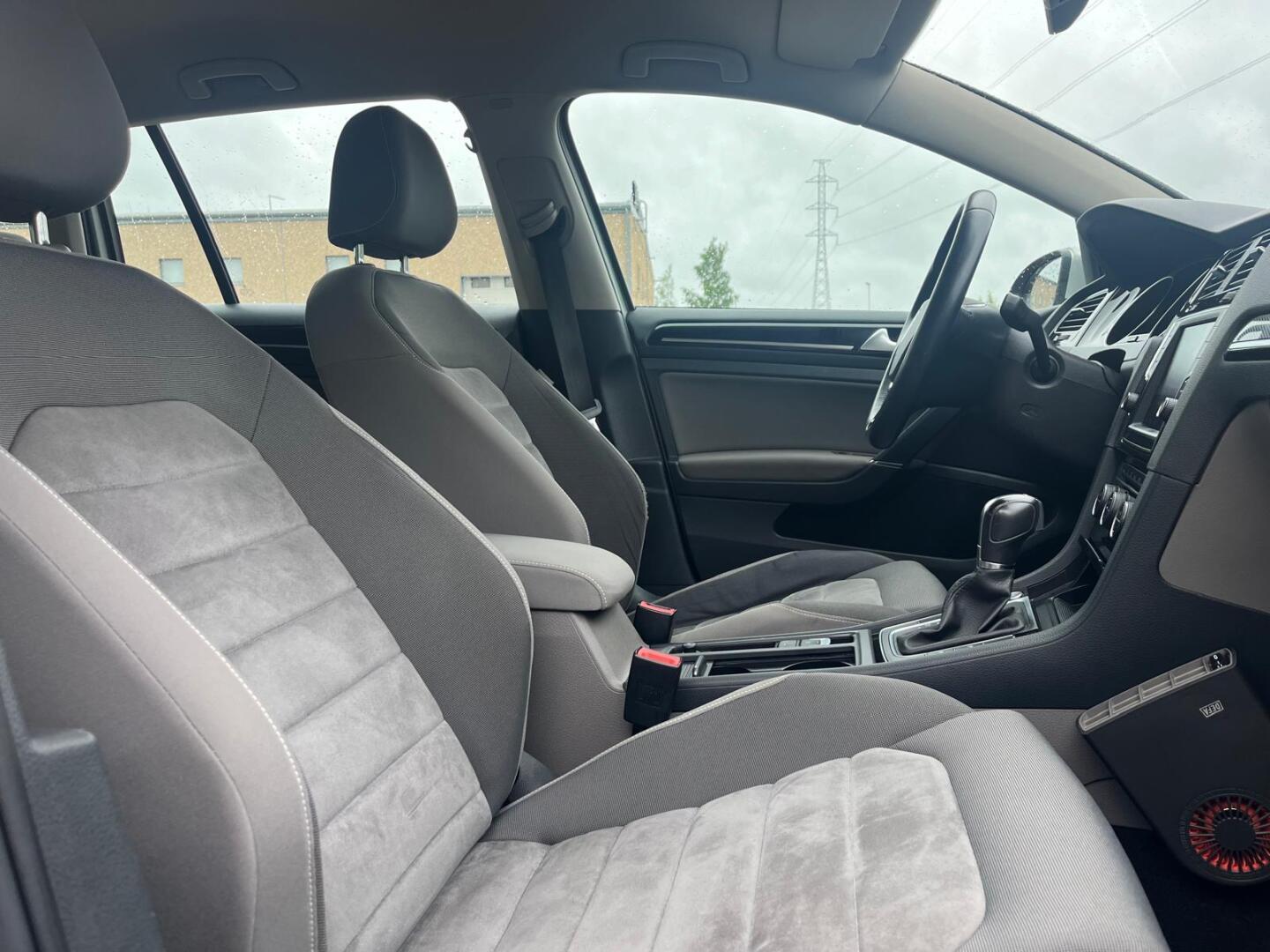 VOLKSWAGEN Golf 2013