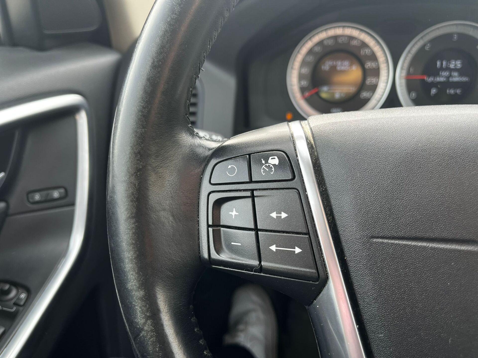 VOLVO XC60 2012