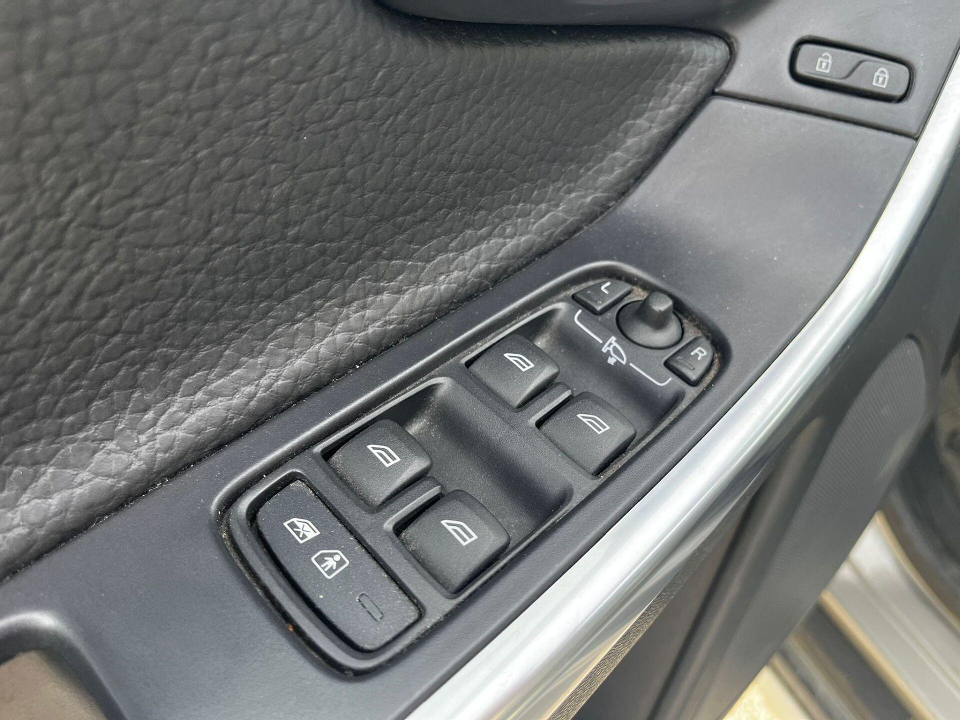 VOLVO XC60 2012