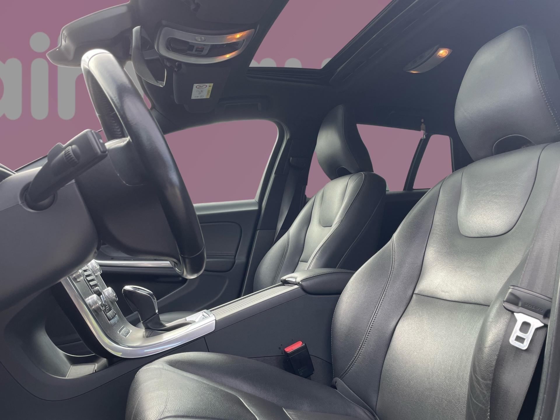 VOLVO V60 2016