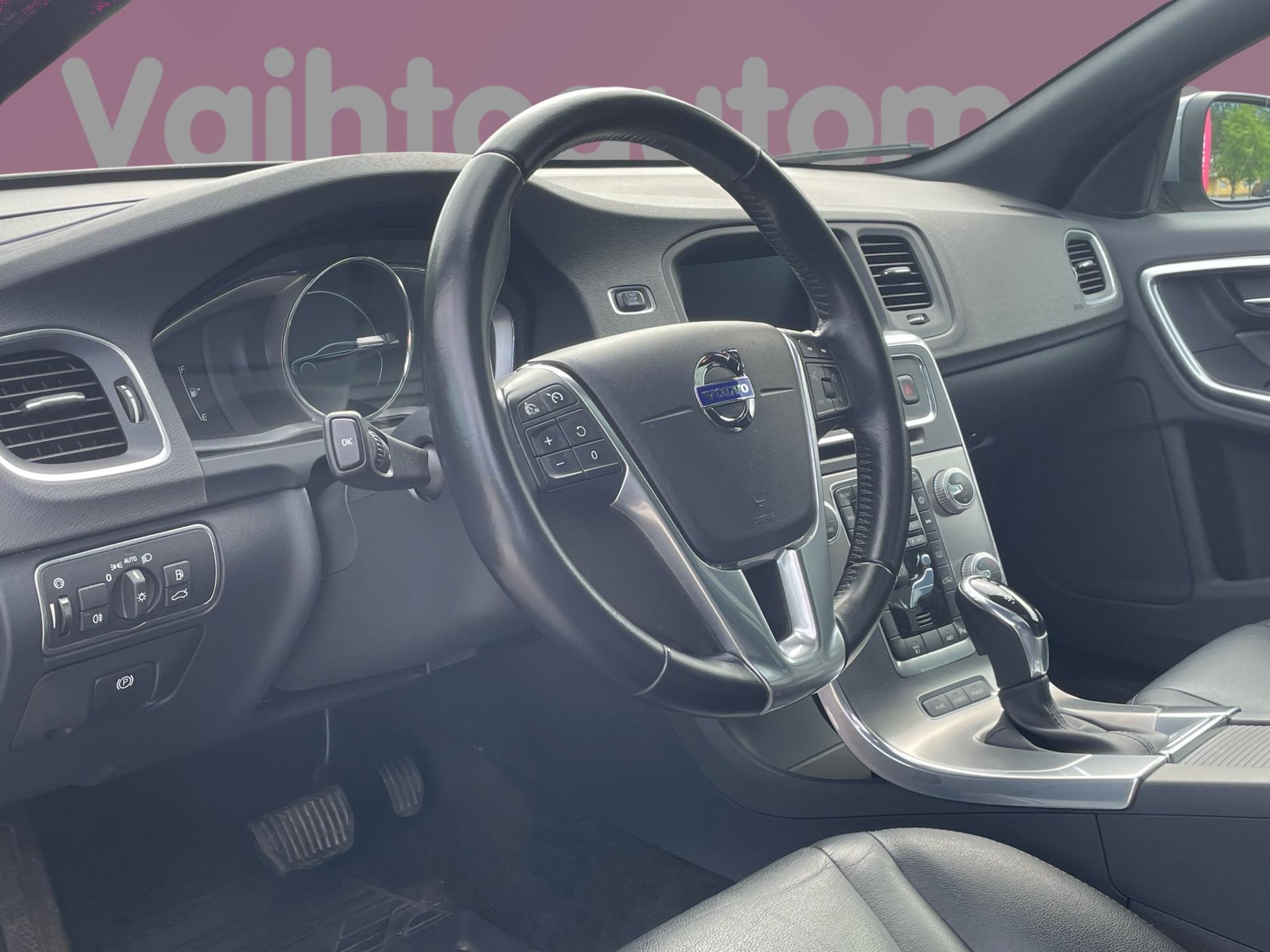 VOLVO V60 2016