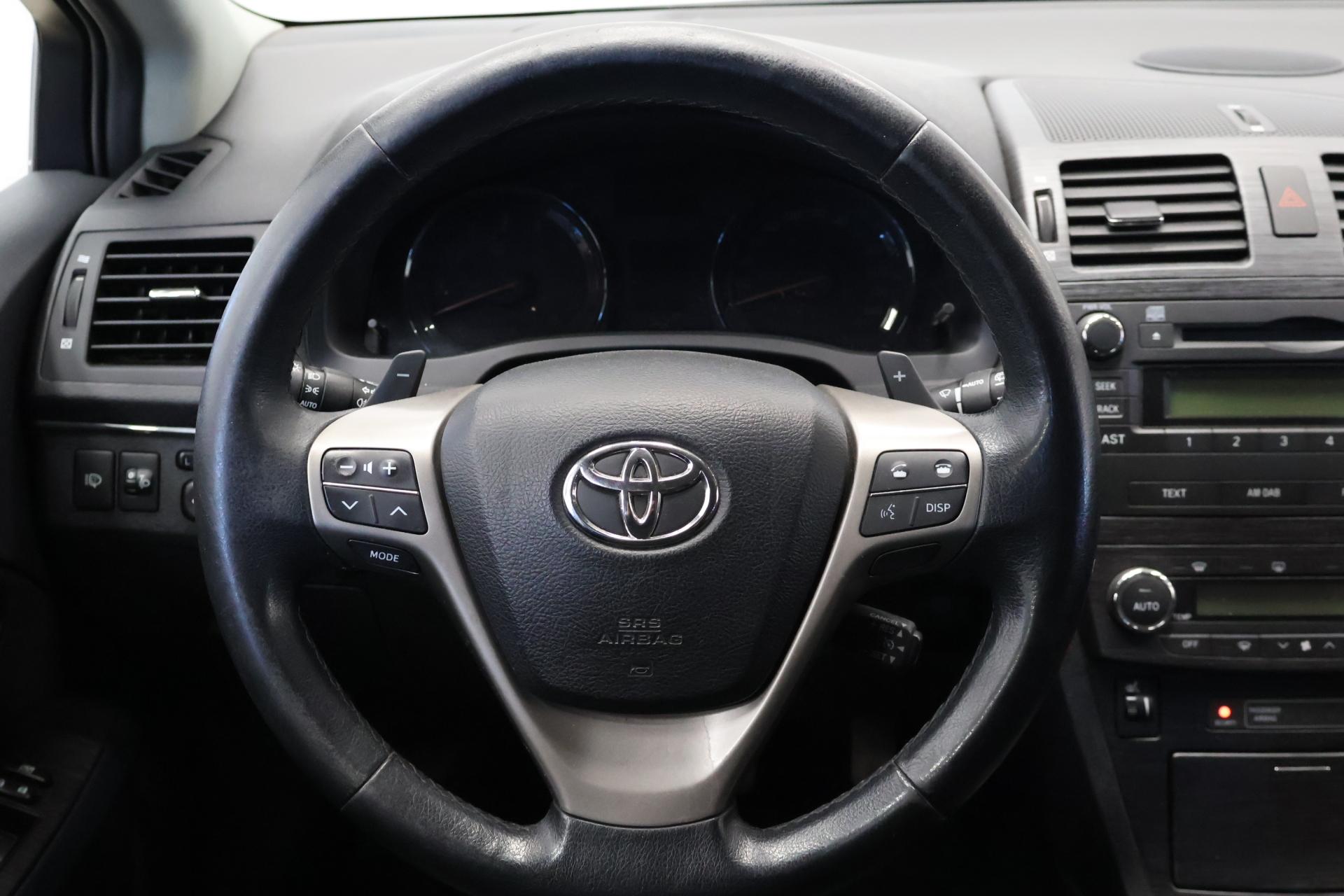 TOYOTA Avensis 2009