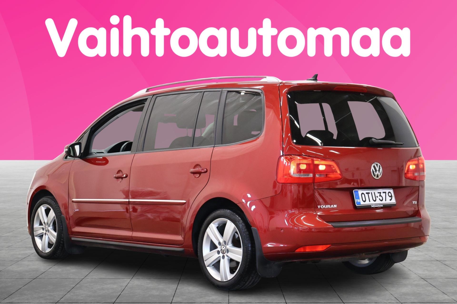 VOLKSWAGEN Touran 2013
