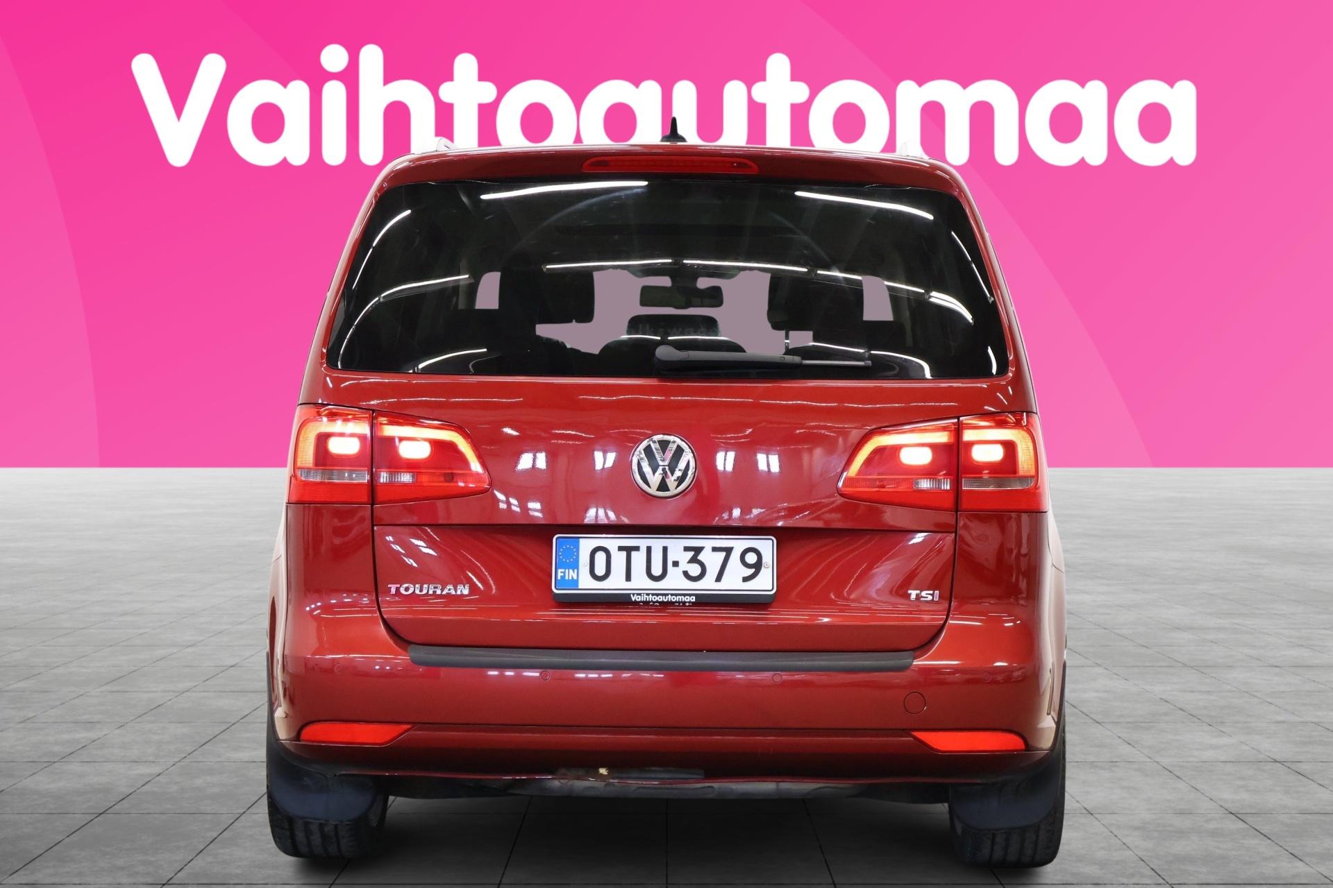 VOLKSWAGEN Touran 2013