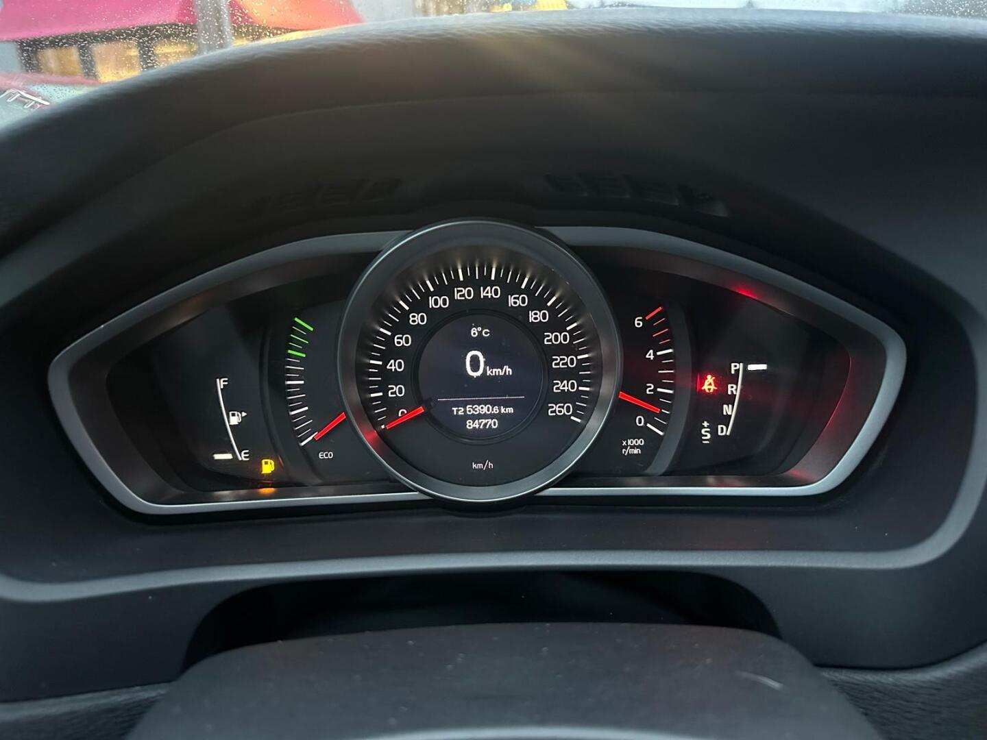 VOLVO V40 Cross Country 2015