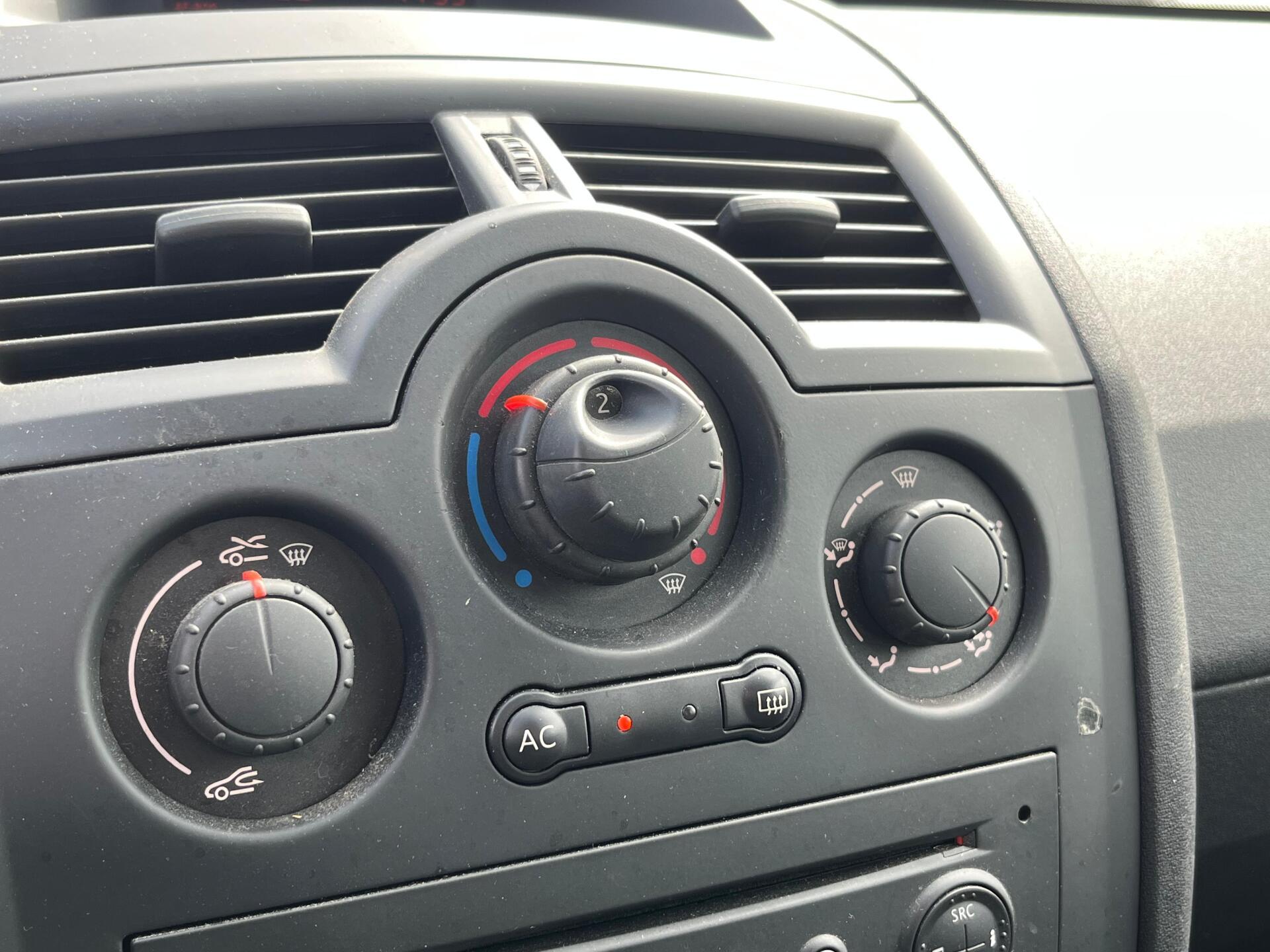 RENAULT Megane 2005