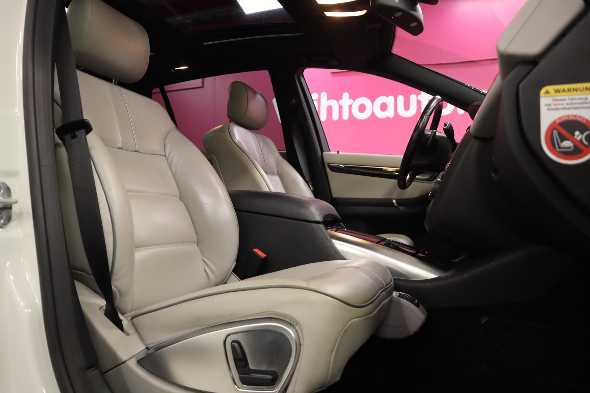 MERCEDES-BENZ R 2011