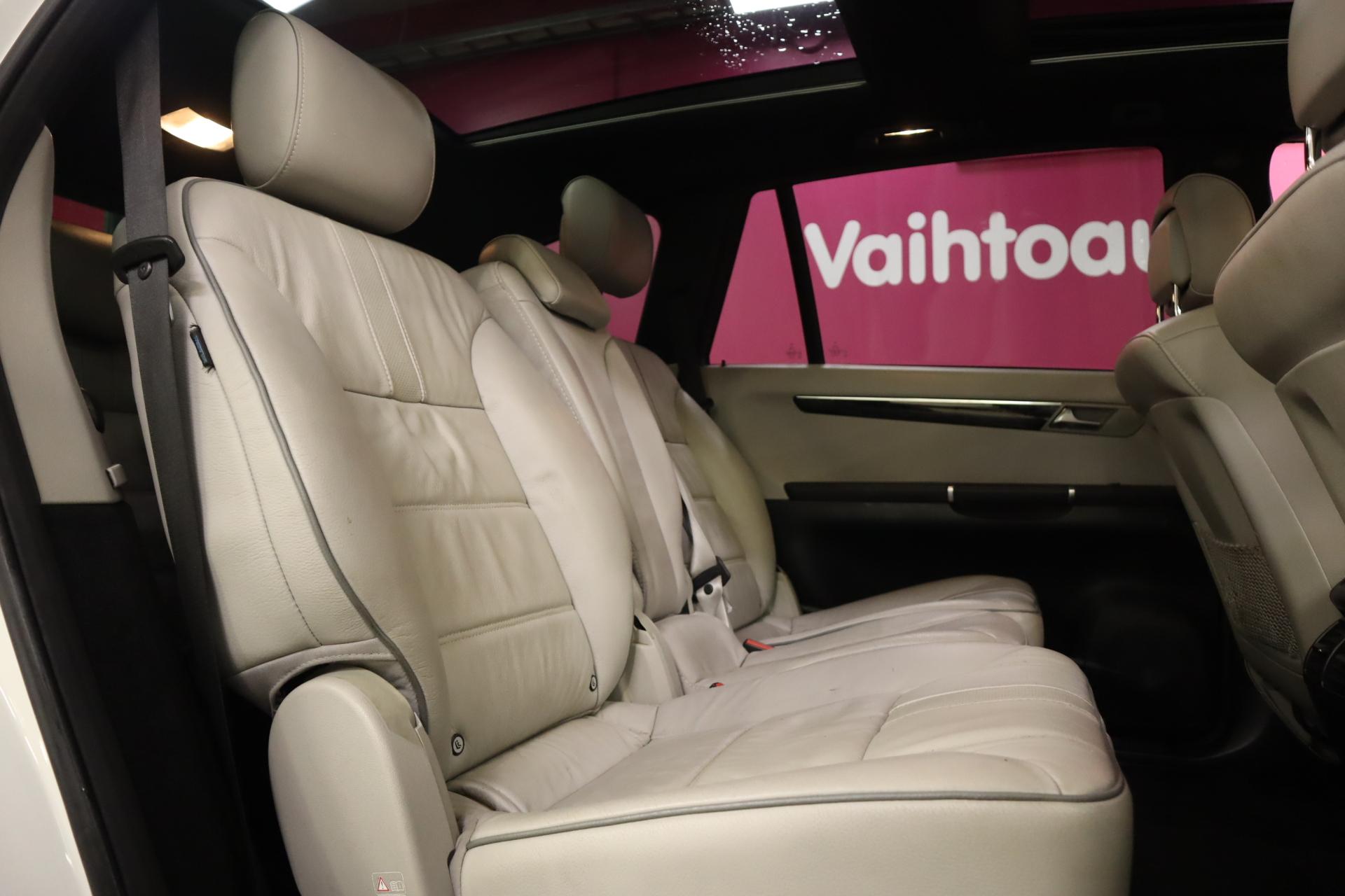 MERCEDES-BENZ R 2011