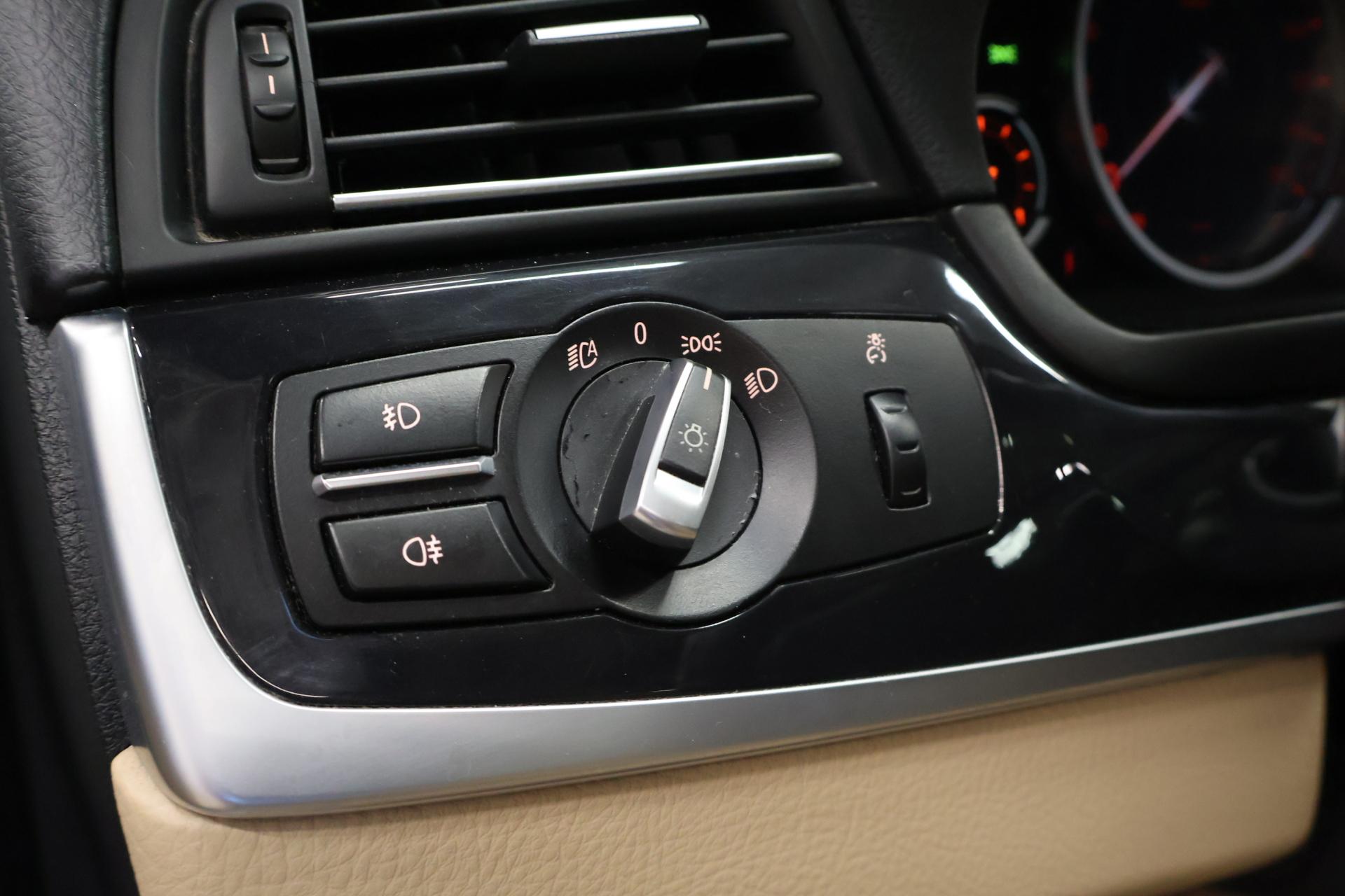 BMW 518 2015