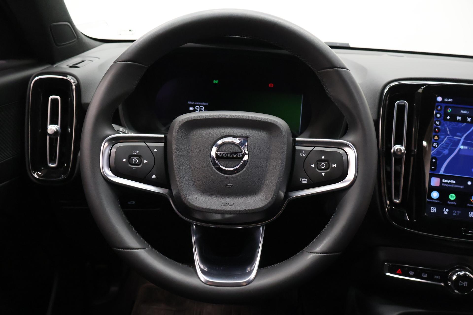 VOLVO XC40 2023