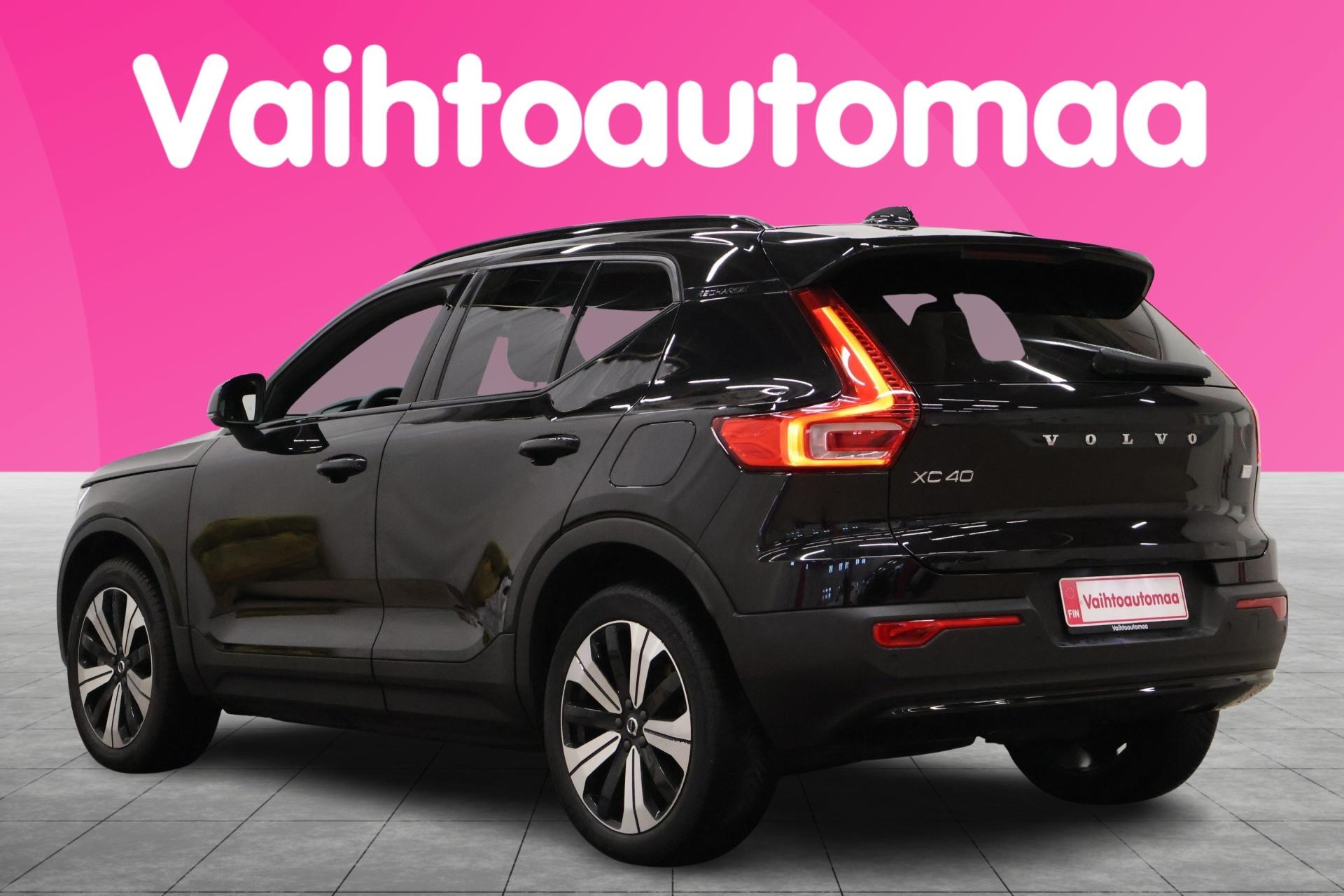 VOLVO XC40 2023