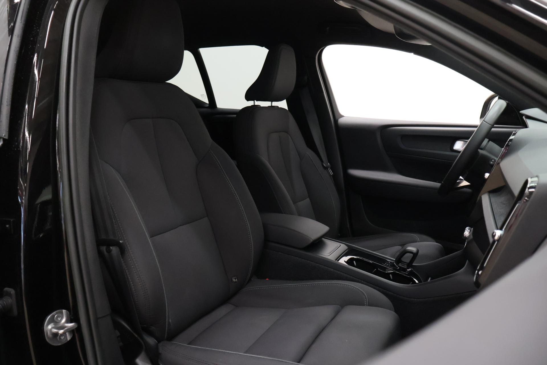 VOLVO XC40 2023