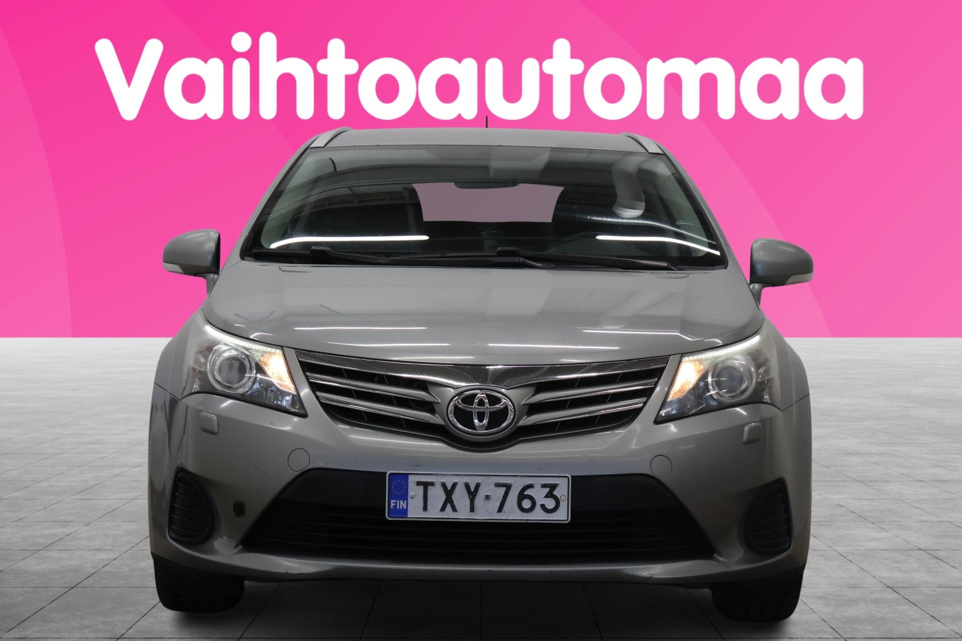 TOYOTA Avensis 2012